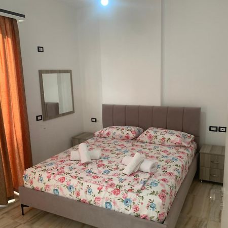 סרנדה Adriatik Apartaments מראה חיצוני תמונה
