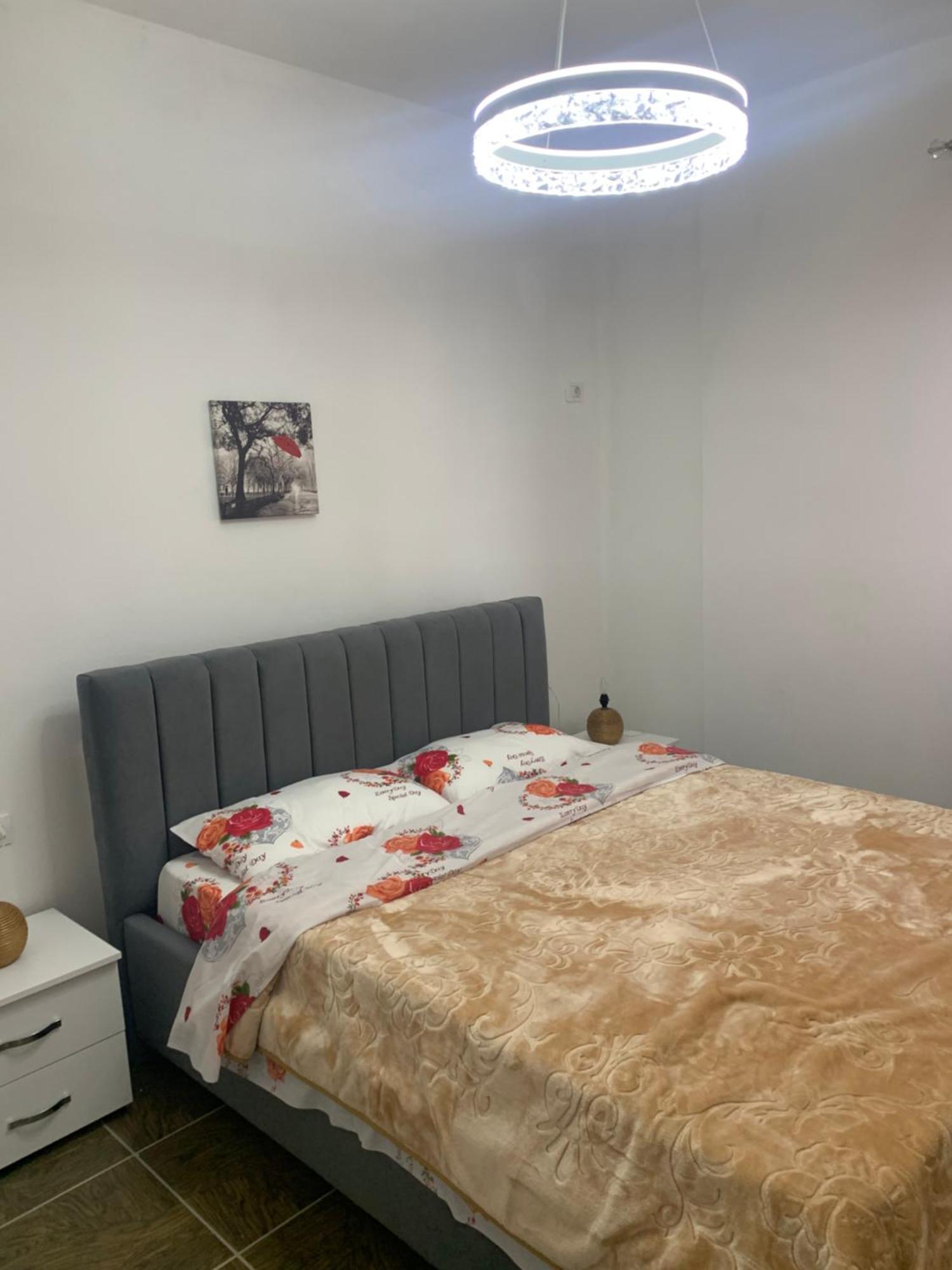 סרנדה Adriatik Apartaments מראה חיצוני תמונה