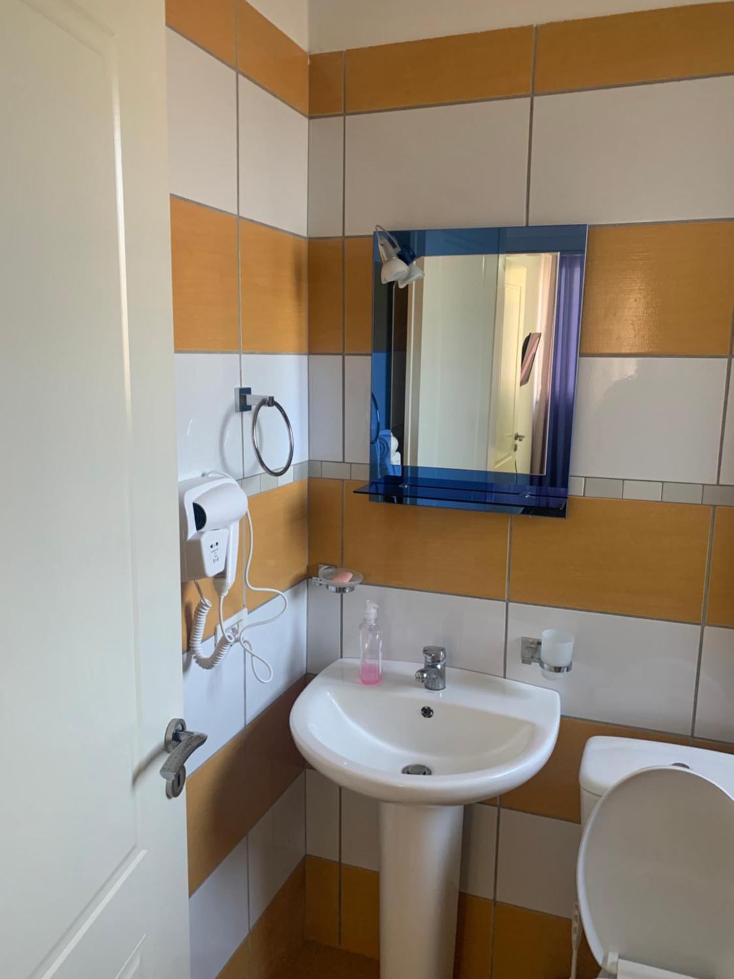 סרנדה Adriatik Apartaments מראה חיצוני תמונה