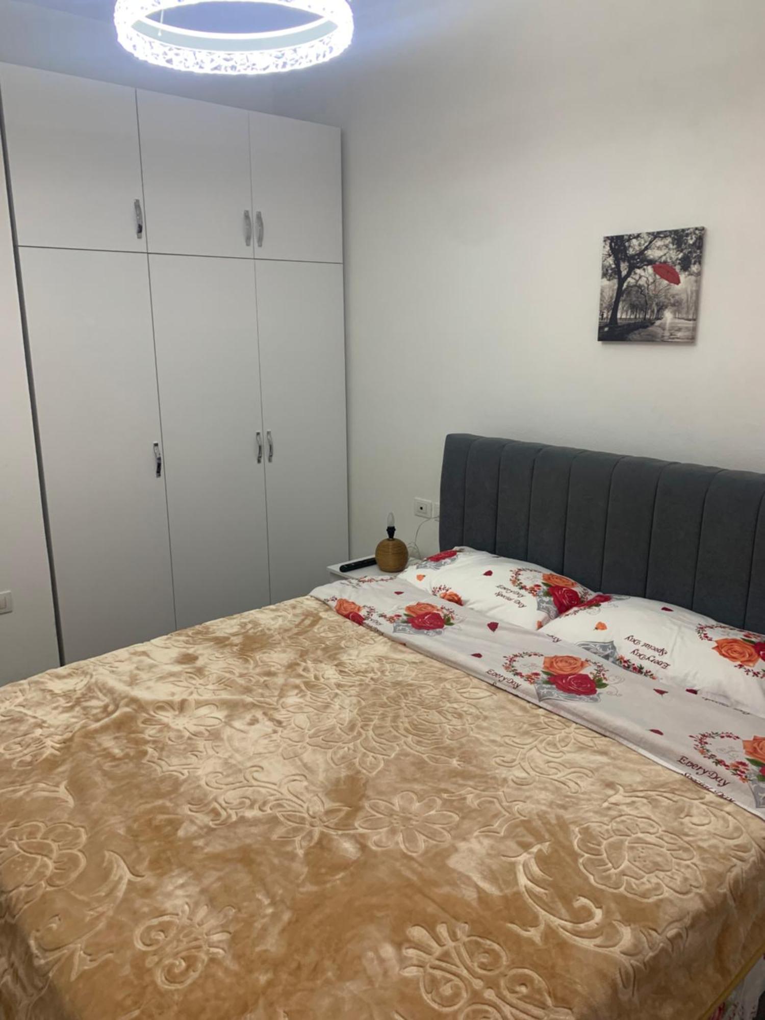 סרנדה Adriatik Apartaments מראה חיצוני תמונה