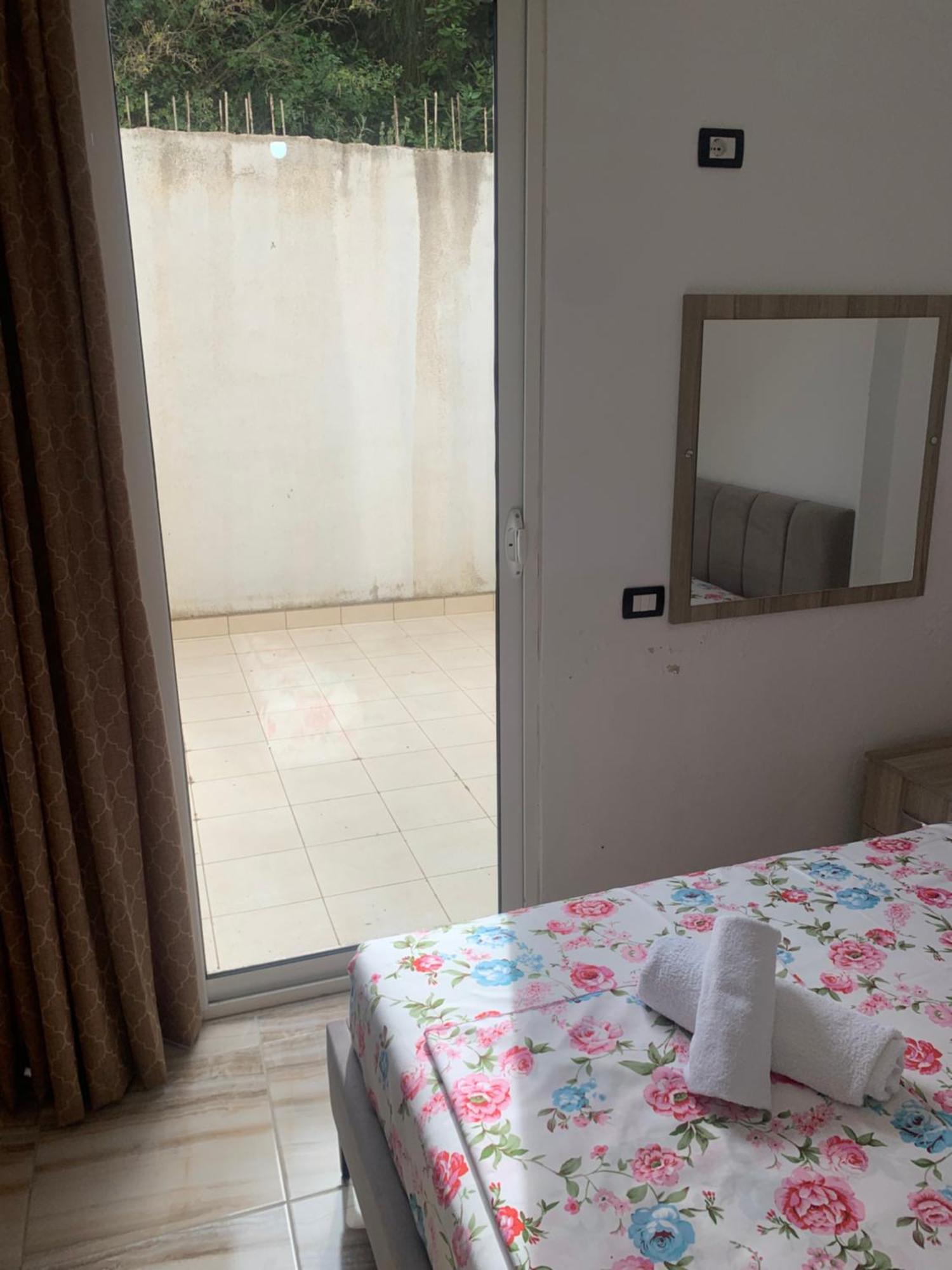 סרנדה Adriatik Apartaments מראה חיצוני תמונה